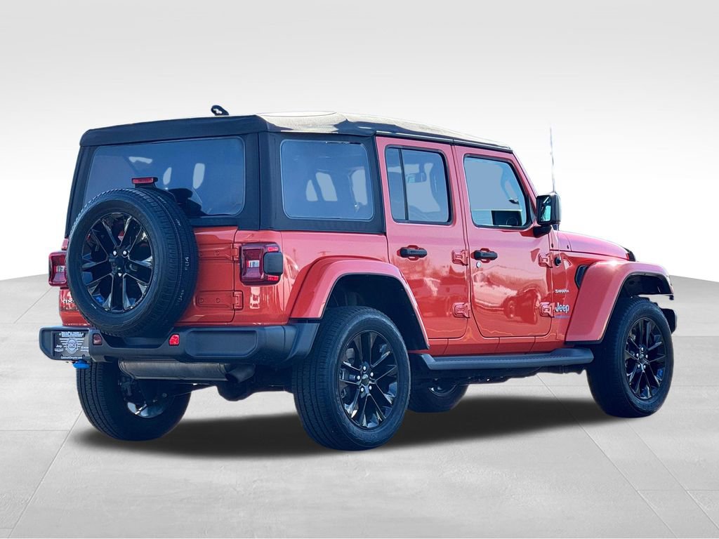 Used 2023 Jeep Wrangler Unlimited Sahara w/ Cold Weather Group AWD/4WD image 7