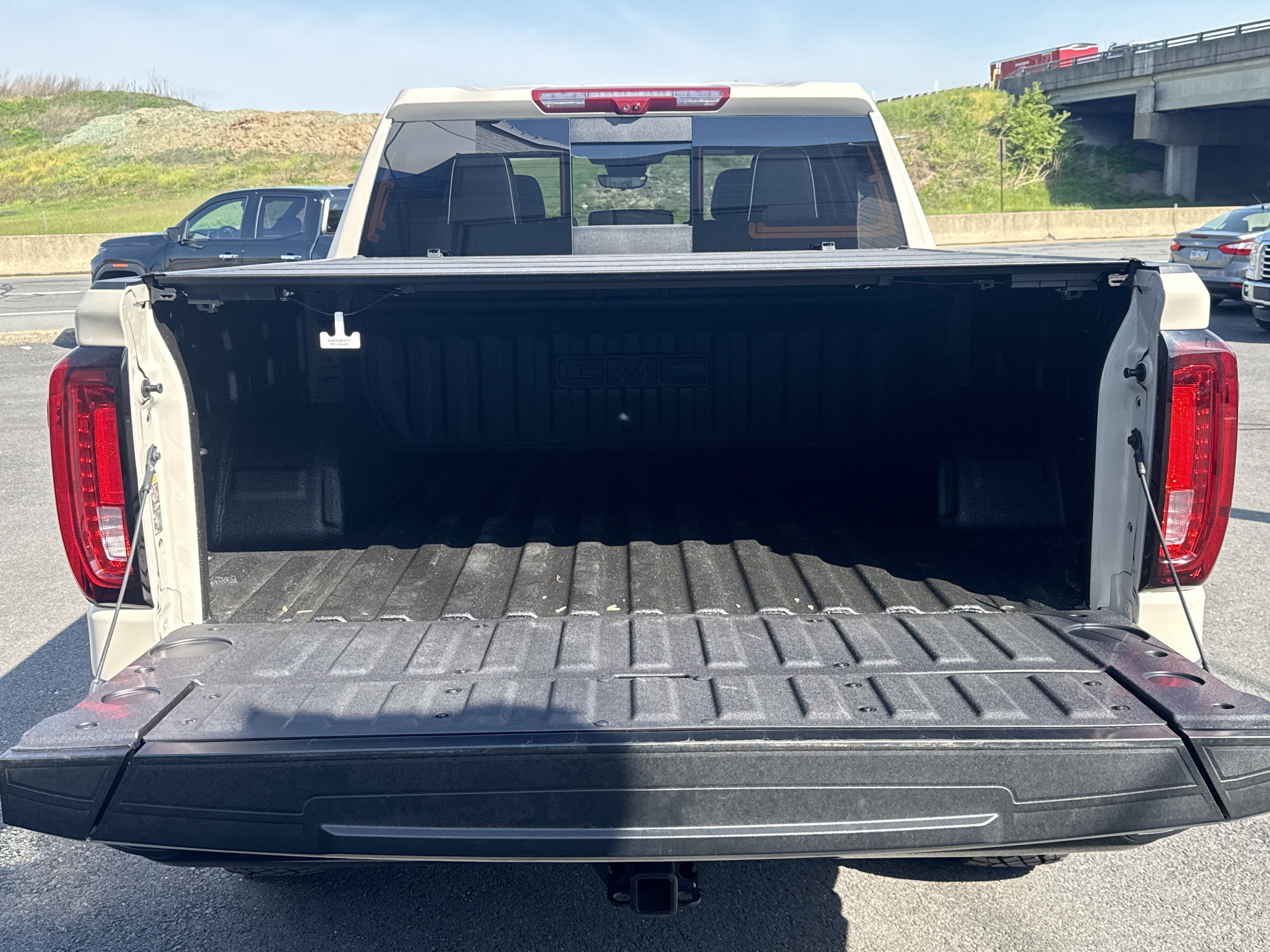 Used 2026 GMC Sierra 1500 AT4X AWD/4WD image 5