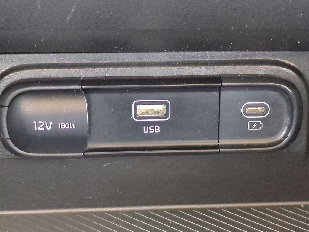 Used 2024 Kia Sportage LX image 21