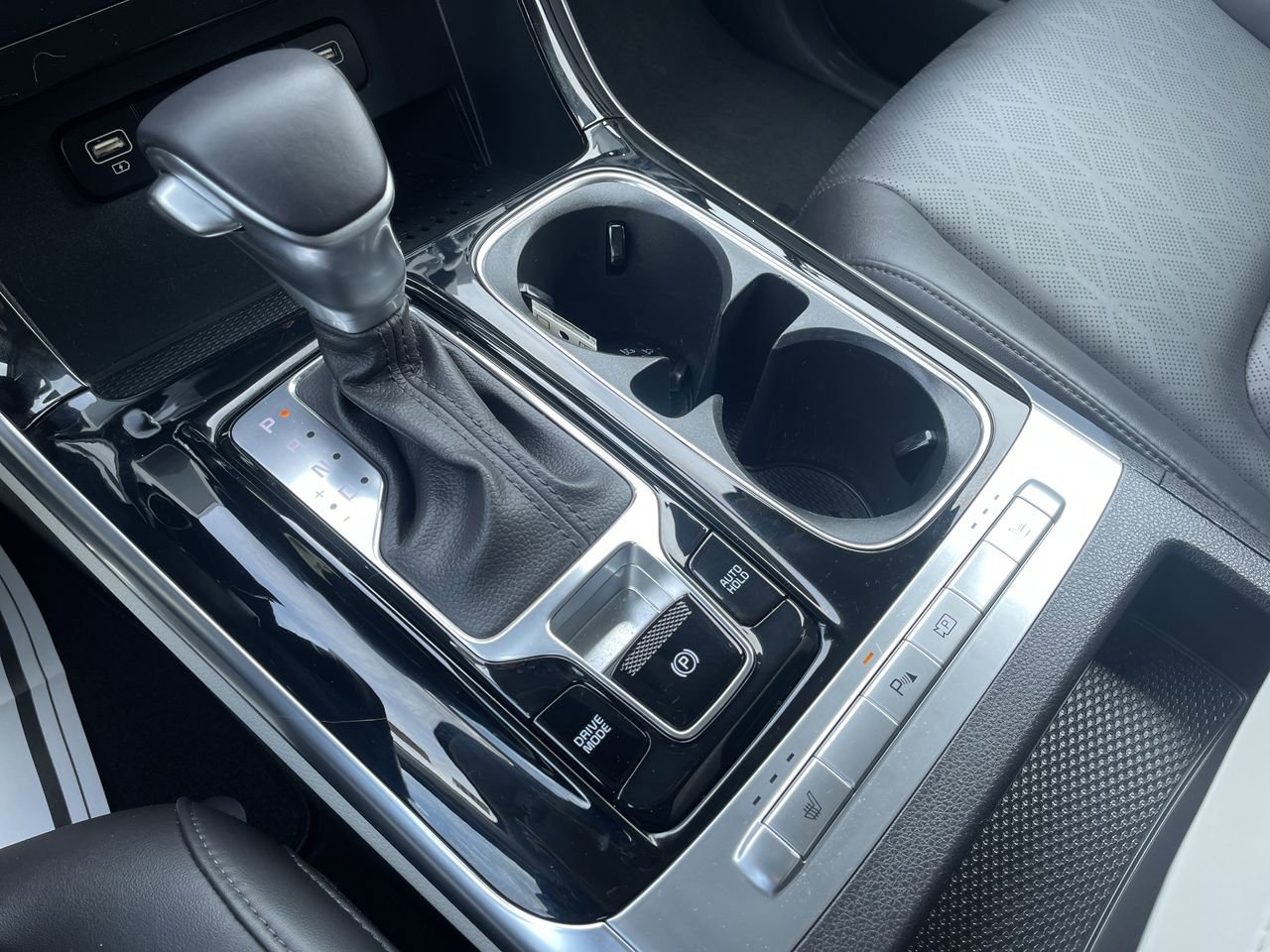 Certified 2023 Kia Carnival EX image 14