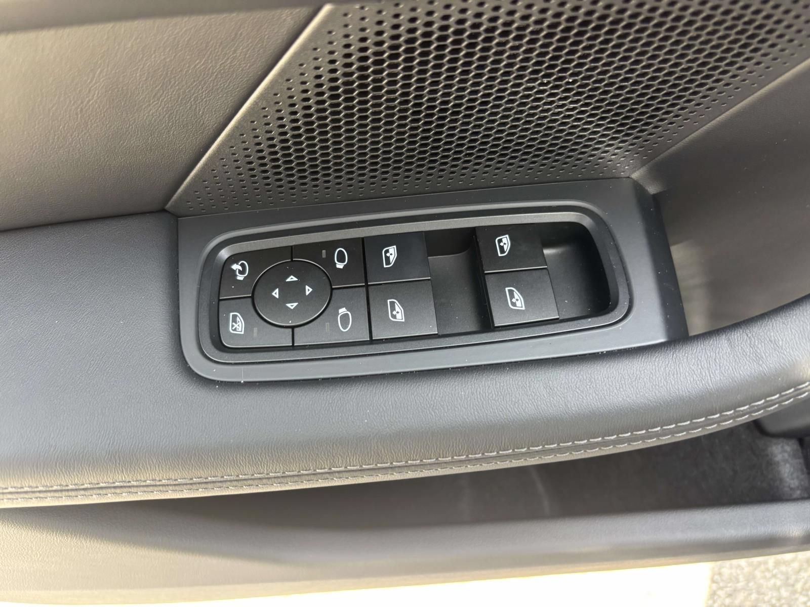 New 2026 Porsche Taycan AWD/4WD image 24