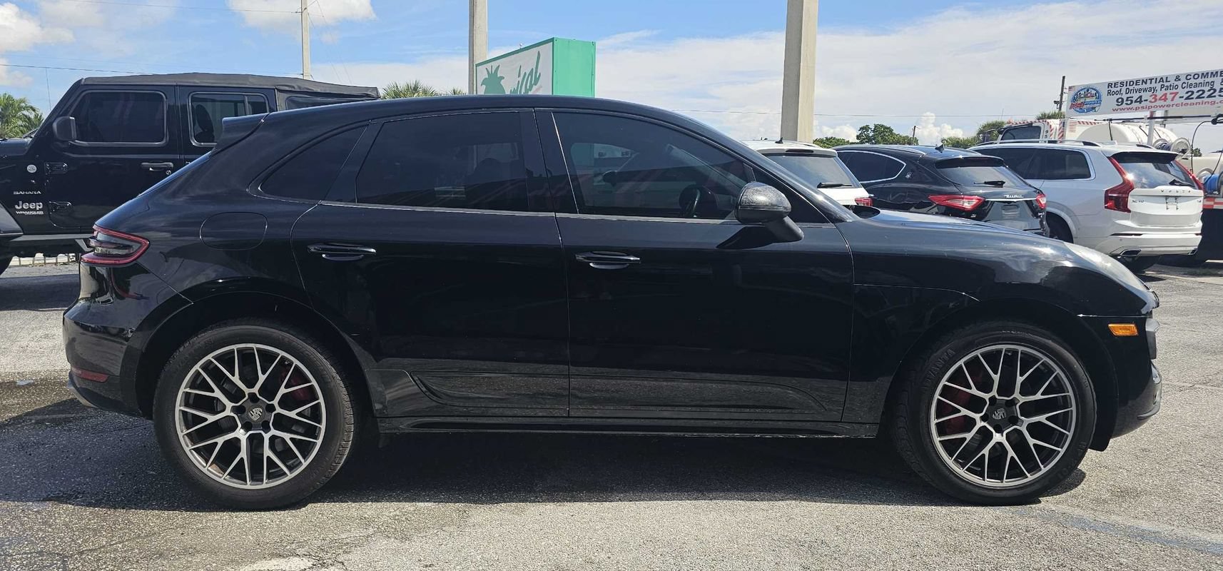 Used 2015 Porsche Macan Turbo AWD/4WD image 6