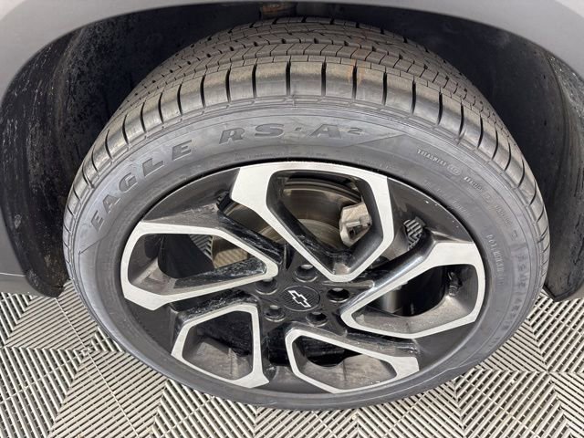 Used 2024 Chevrolet Trax RS w/ Driver Confidence Package FWD image 41