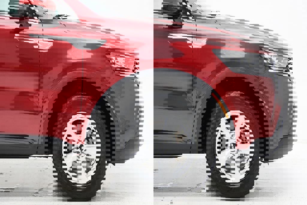 Used 2023 Kia Sorento LX image 4