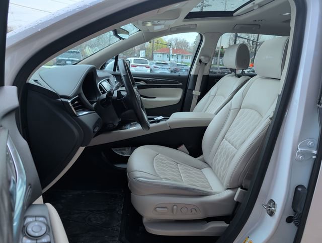 Used 2023 Buick Enclave Avenir w/ Avenir Technology Package image 12