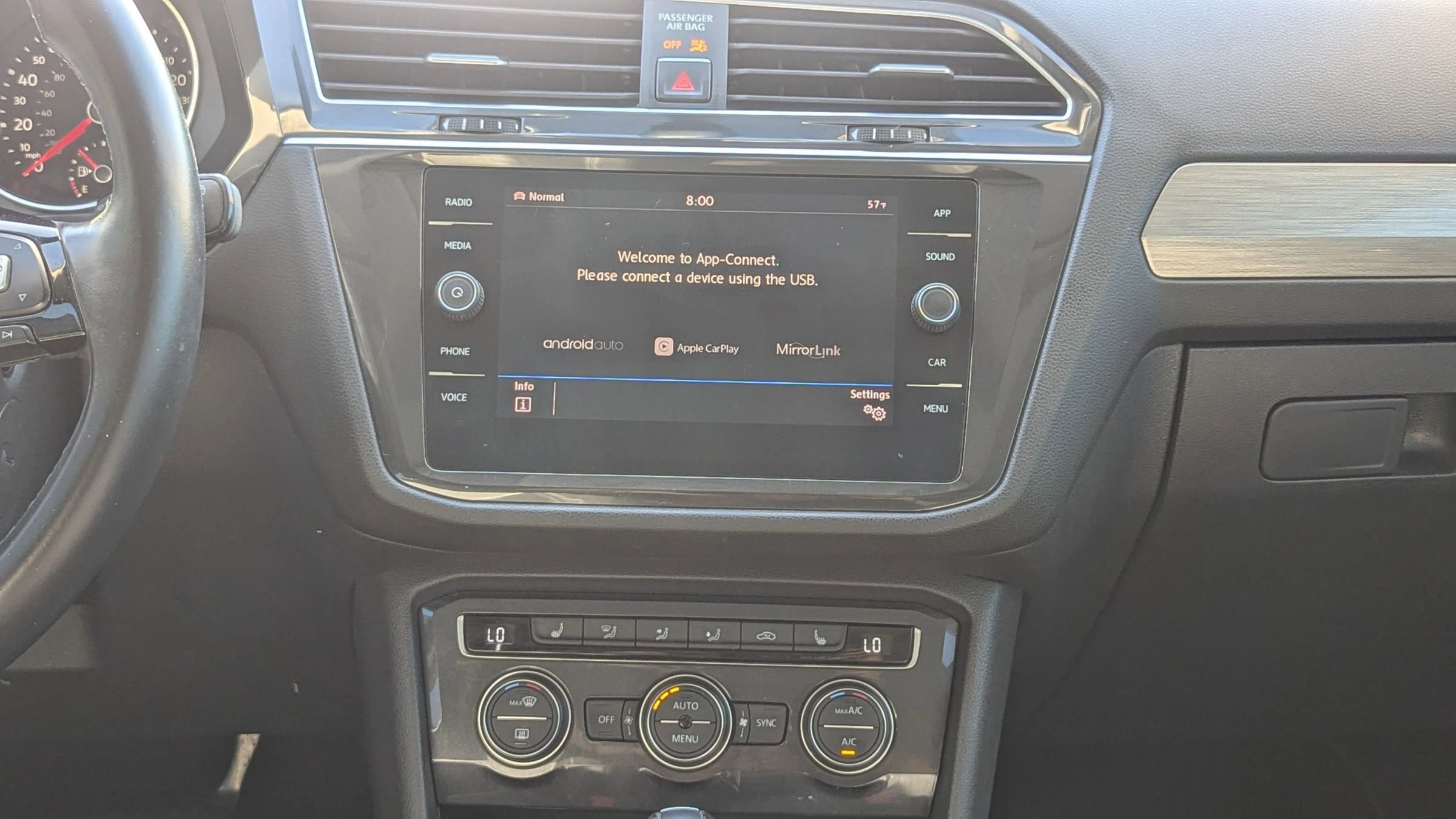 Used 2018 Volkswagen Tiguan SE w/ Panoramic Sunroof Package AWD/4WD image 22