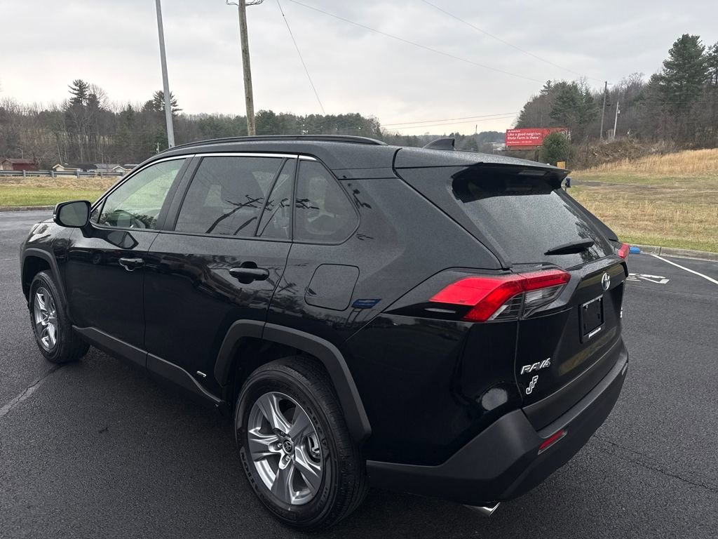 Used 2024 Toyota RAV4 XLE w/ Convenience Package AWD/4WD image 7