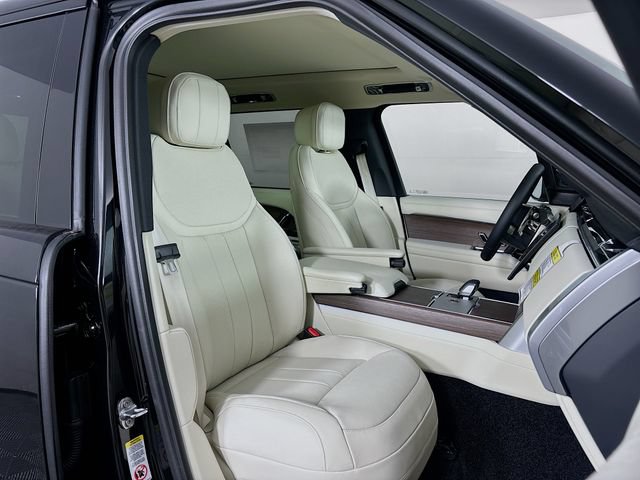 New 2026 Land Rover Range Rover Long Wheelbase SE AWD/4WD image 24
