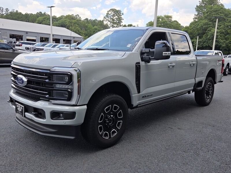 Used 2026 Ford F250 Platinum w/ FX4 Off-Road Package AWD/4WD image 3