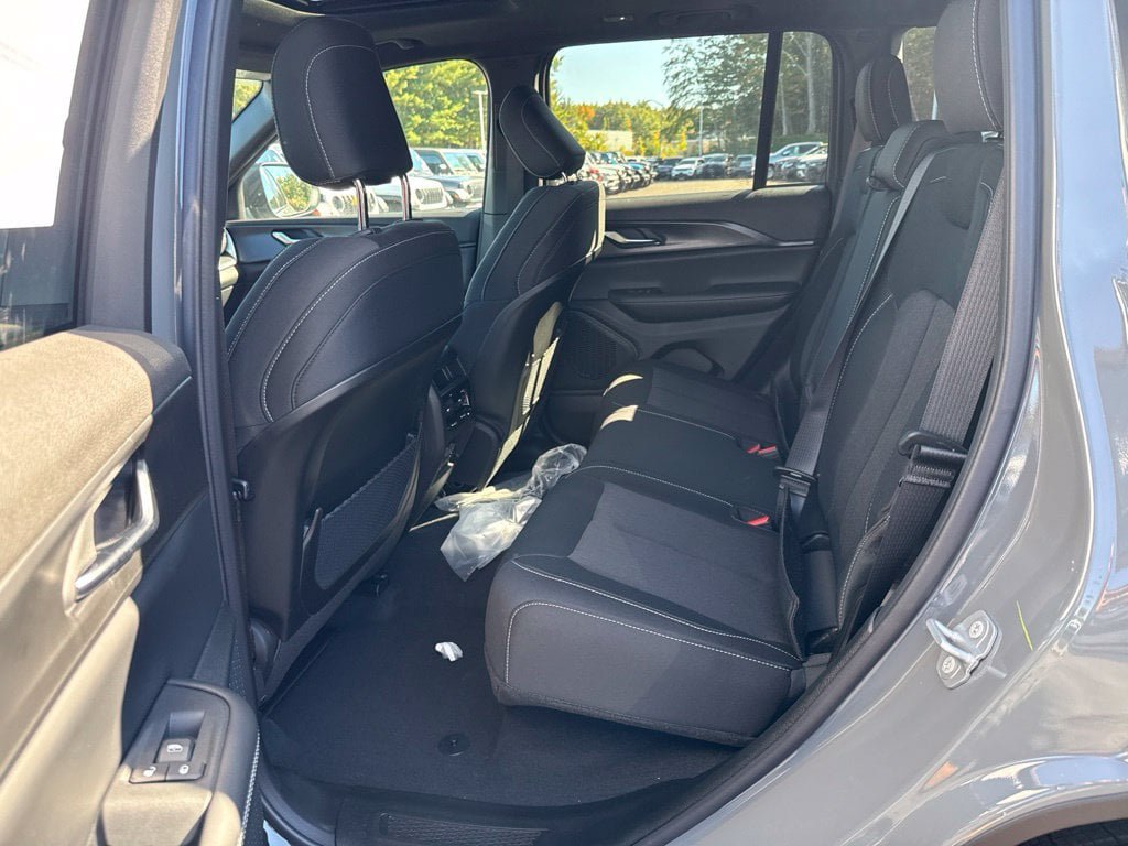 New 2027 Jeep Grand Cherokee Laredo X AWD/4WD image 21