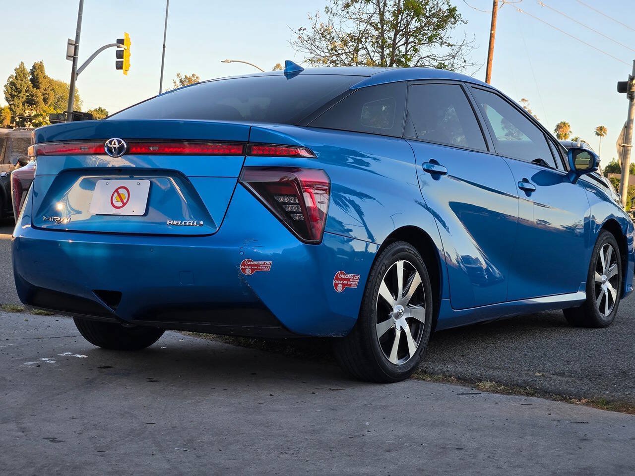 Used 2018 Toyota Mirai FWD image 12