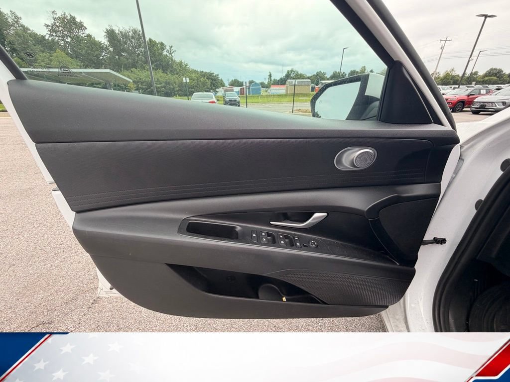 Used 2021 Hyundai Elantra SEL FWD image 9