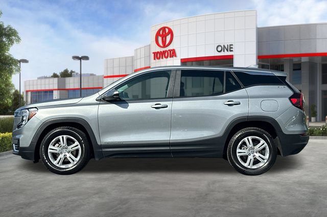 Used 2024 GMC Terrain SLE FWD image 8