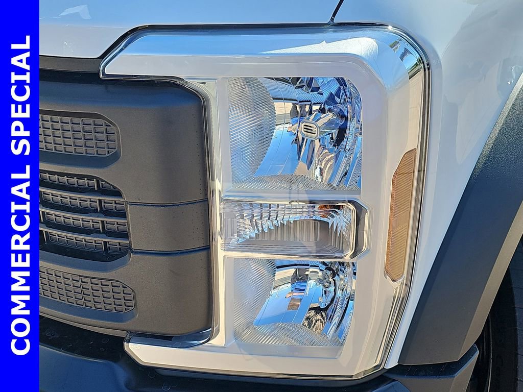 New 2025 Ford F550 4x4 Regular Cab Super Duty image 33