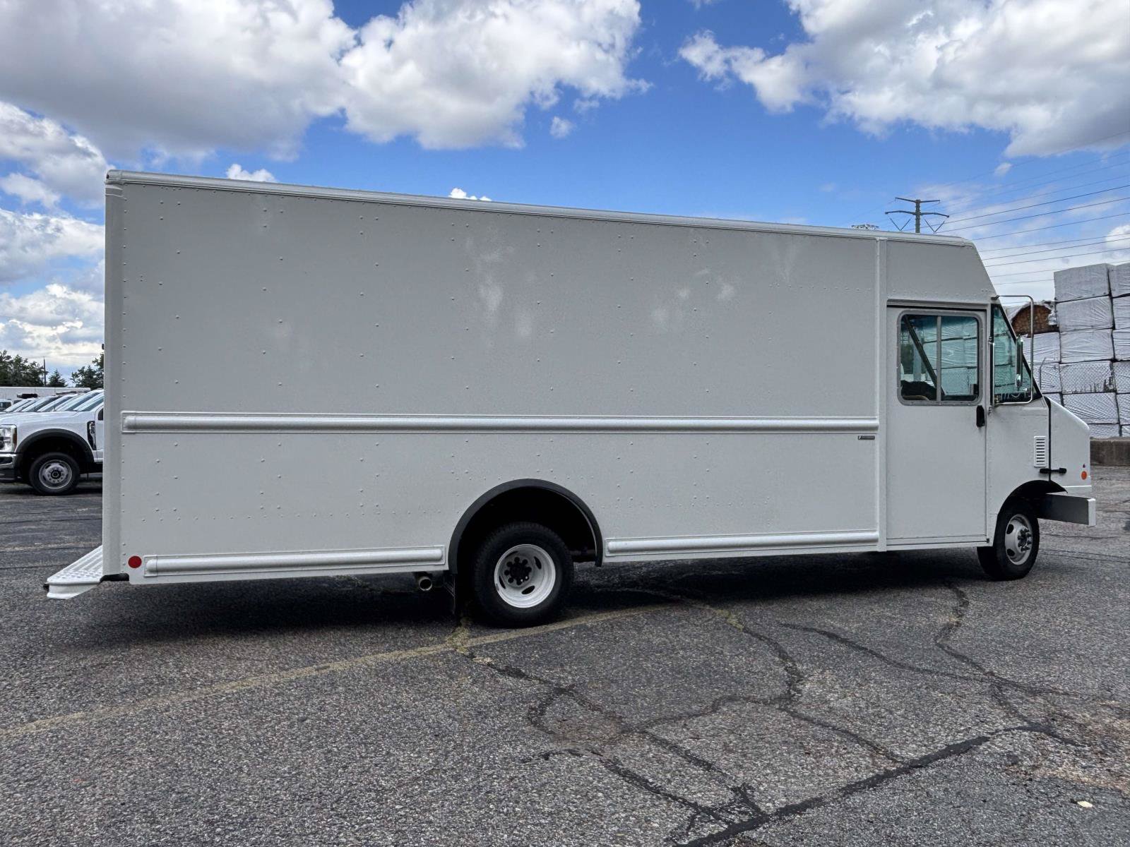 New 2027 Ford E-450 and Econoline 450 Super Duty w/ A/C Prep Package RWD image 6