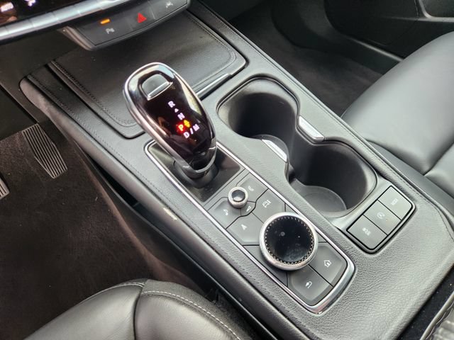 Used 2025 Cadillac XT4 Premium Luxury FWD image 19