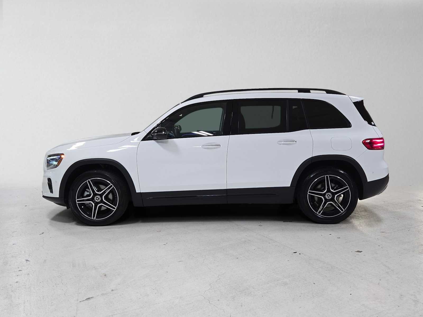 New 2026 Mercedes-Benz GLB 250 4MATIC image 6