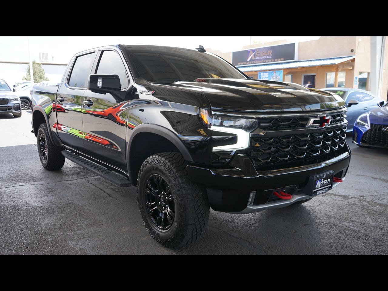 Used 2023 Chevrolet Silverado 1500 ZR2 w/ Technology Package AWD/4WD image 1