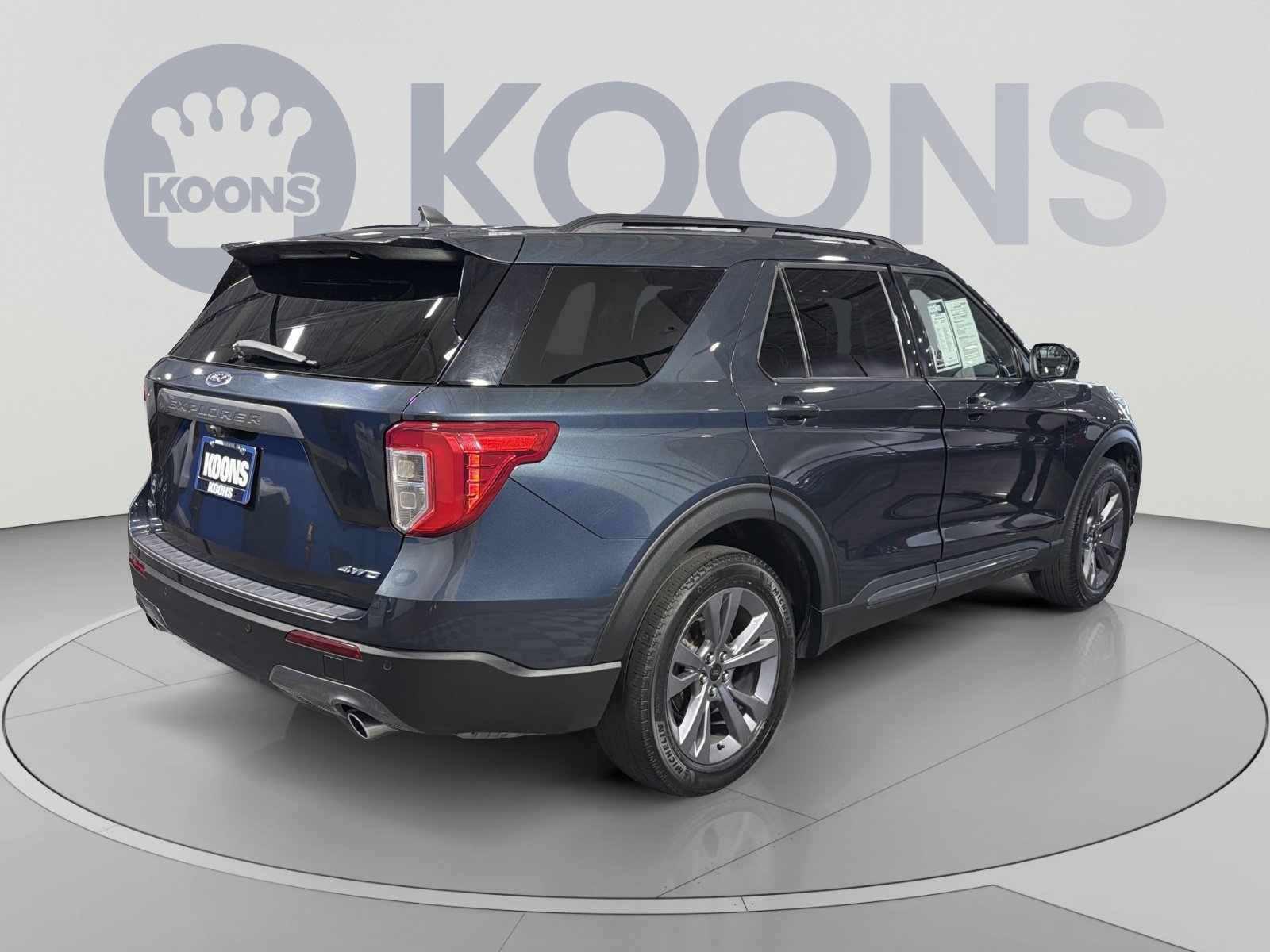 Used 2022 Ford Explorer XLT w/ Equipment Group 202A AWD/4WD image 7