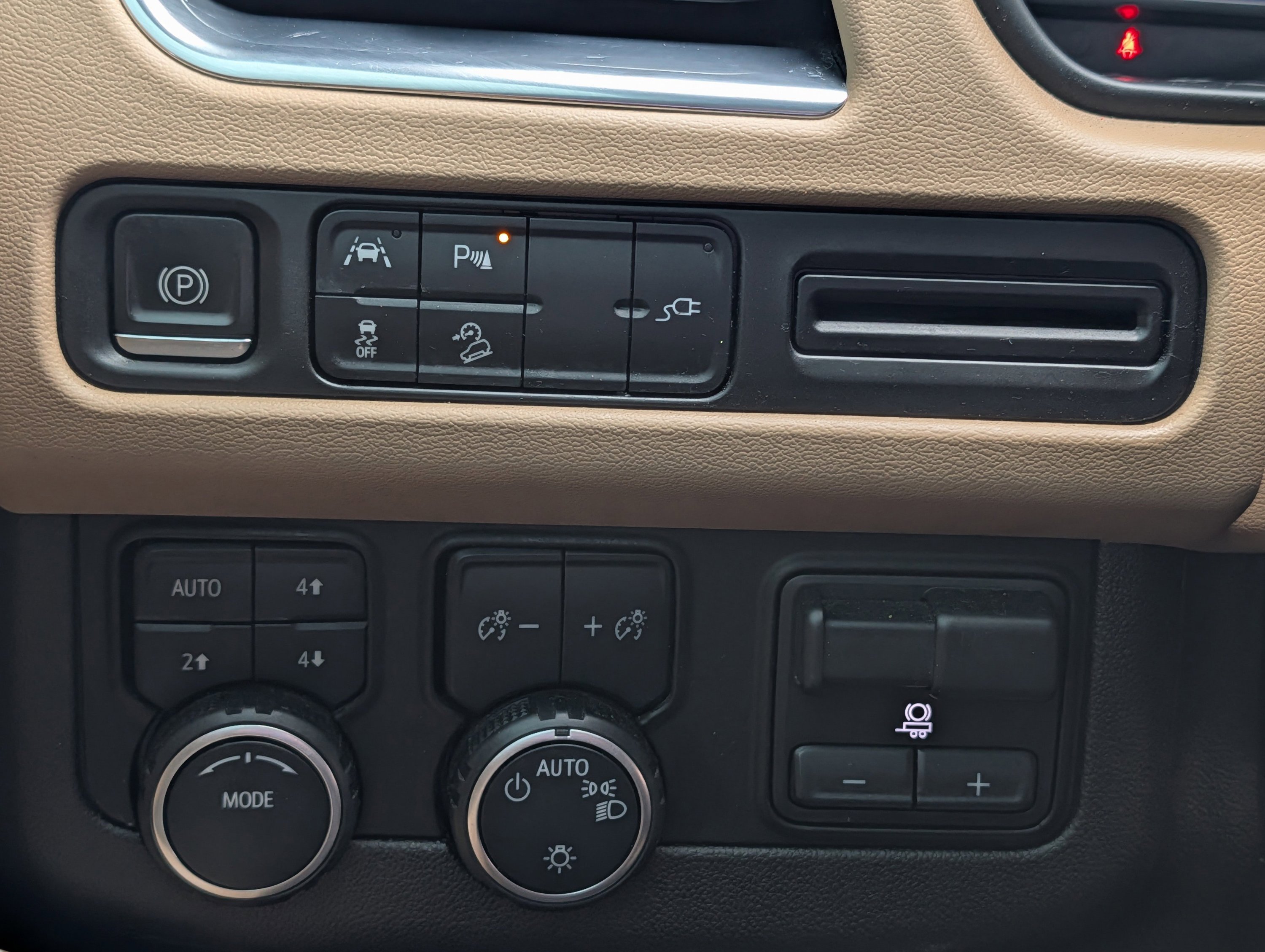 Used 2022 Chevrolet Suburban Premier w/ Max Trailering Package AWD/4WD image 45