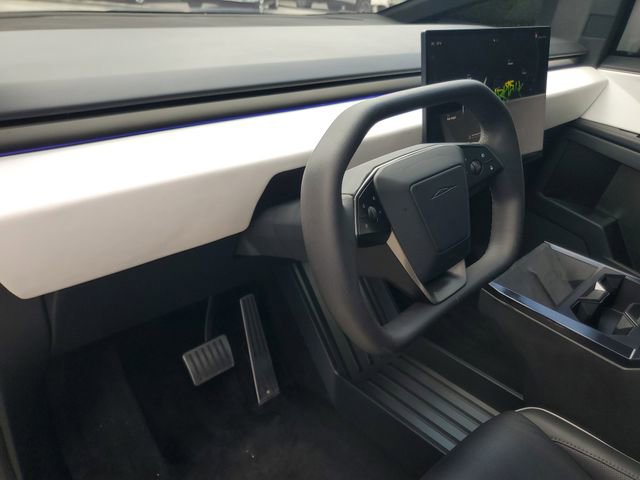 Used 2024 Tesla Cybertruck AWD Crew Cab image 17