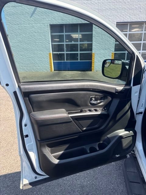 Used 2024 Nissan Titan PRO-4X w/ Pro-4x Convenience Package AWD/4WD image 22
