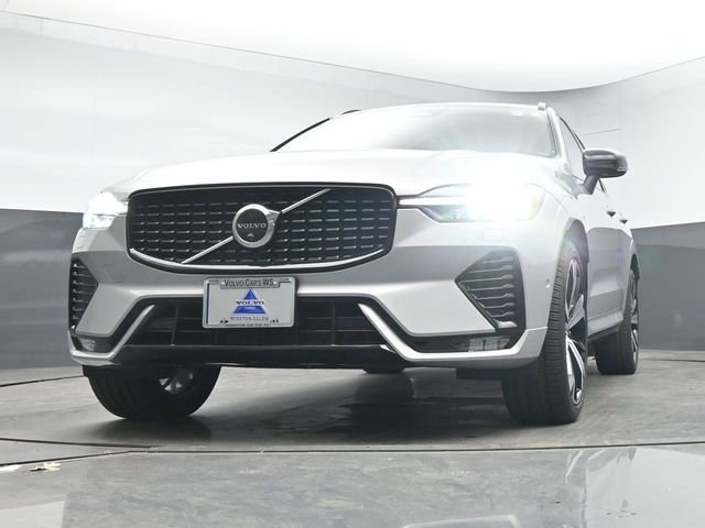 Used 2023 Volvo XC60 B6 Ultimate w/ Climate Package image 40