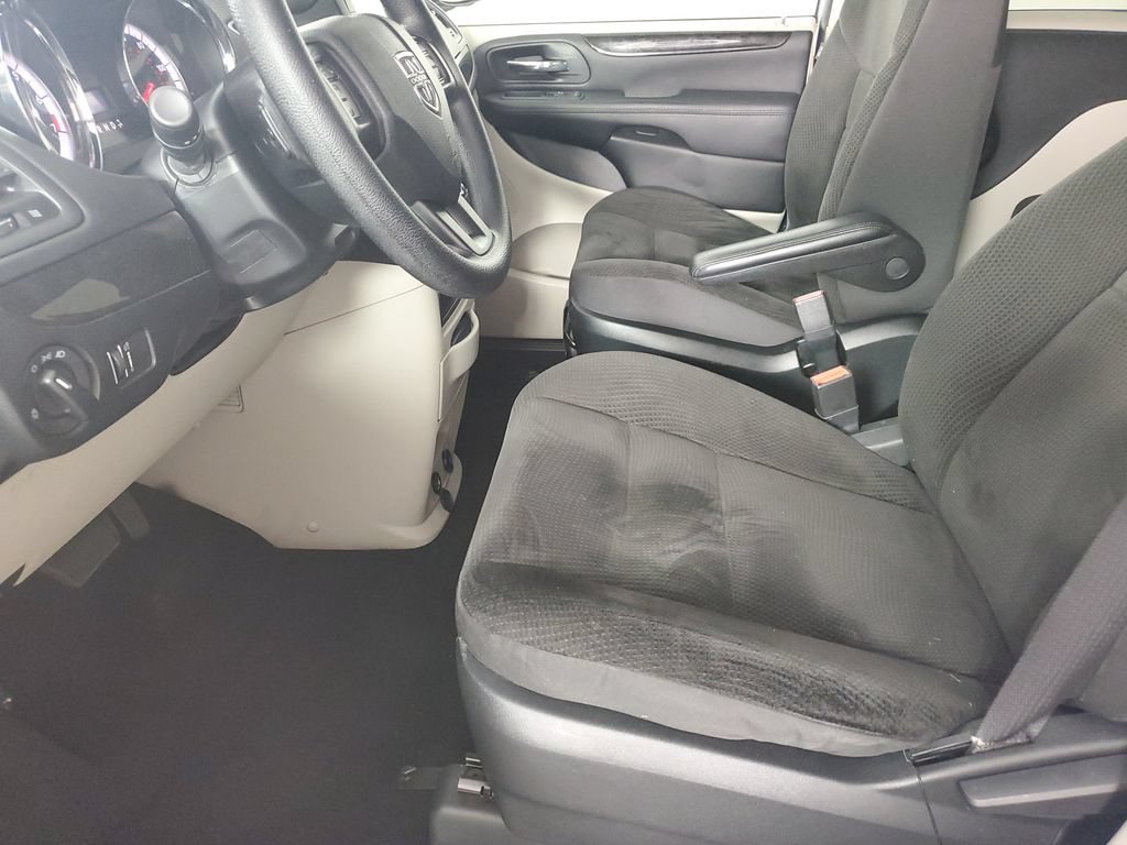Used 2018 Dodge Grand Caravan SE w/ UConnect Hands-Free Group FWD image 11