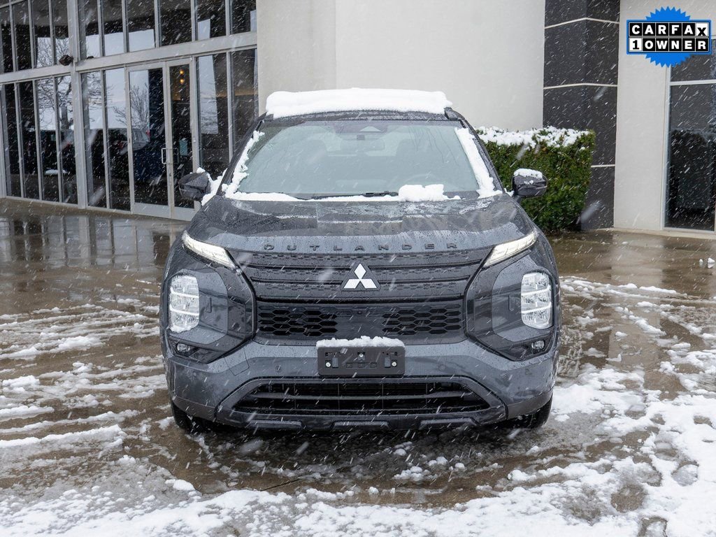 Used 2024 Mitsubishi Outlander 4WD Plug-In Hybrid image 2