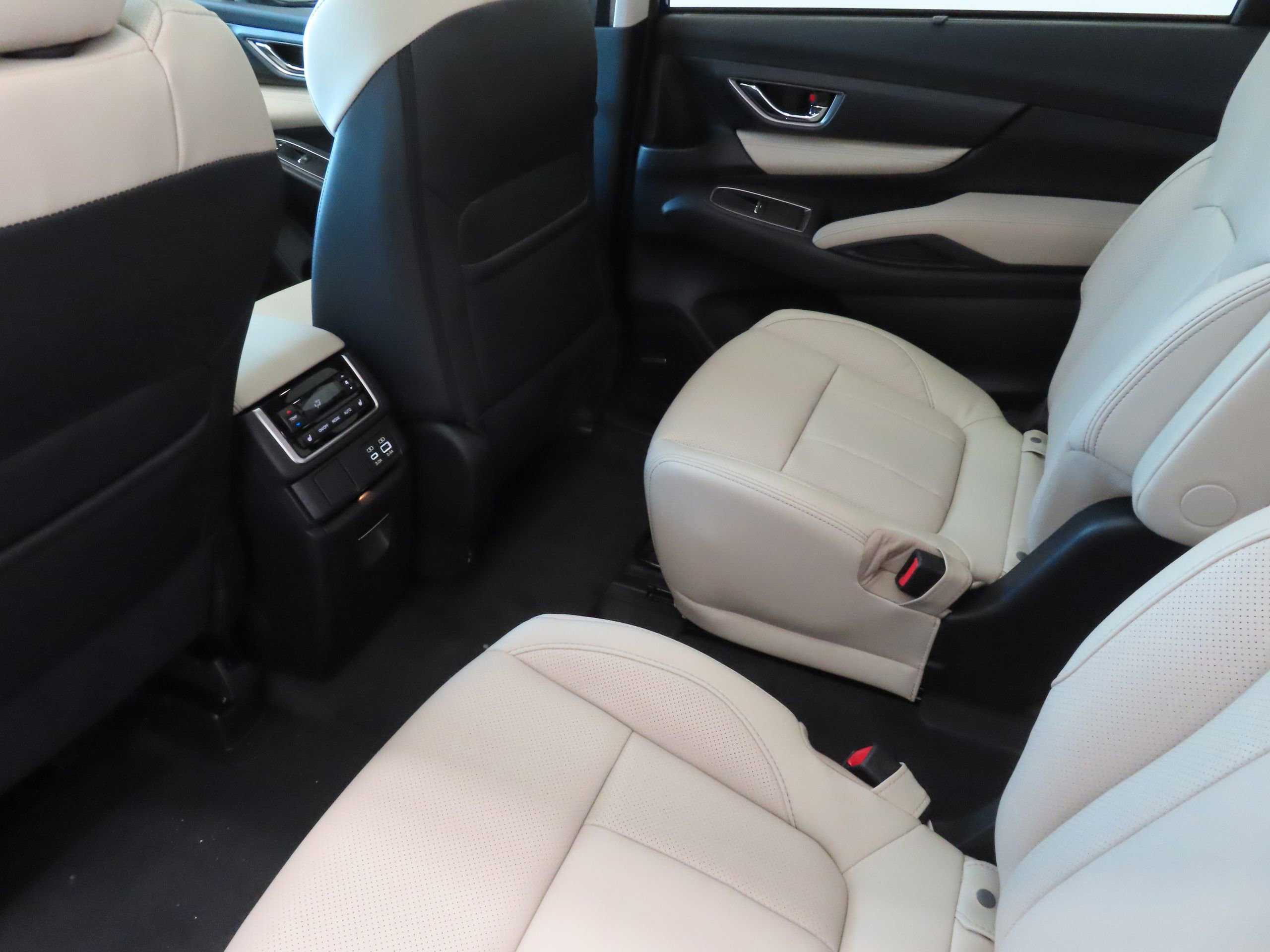 New 2026 Subaru Ascent Limited image 24