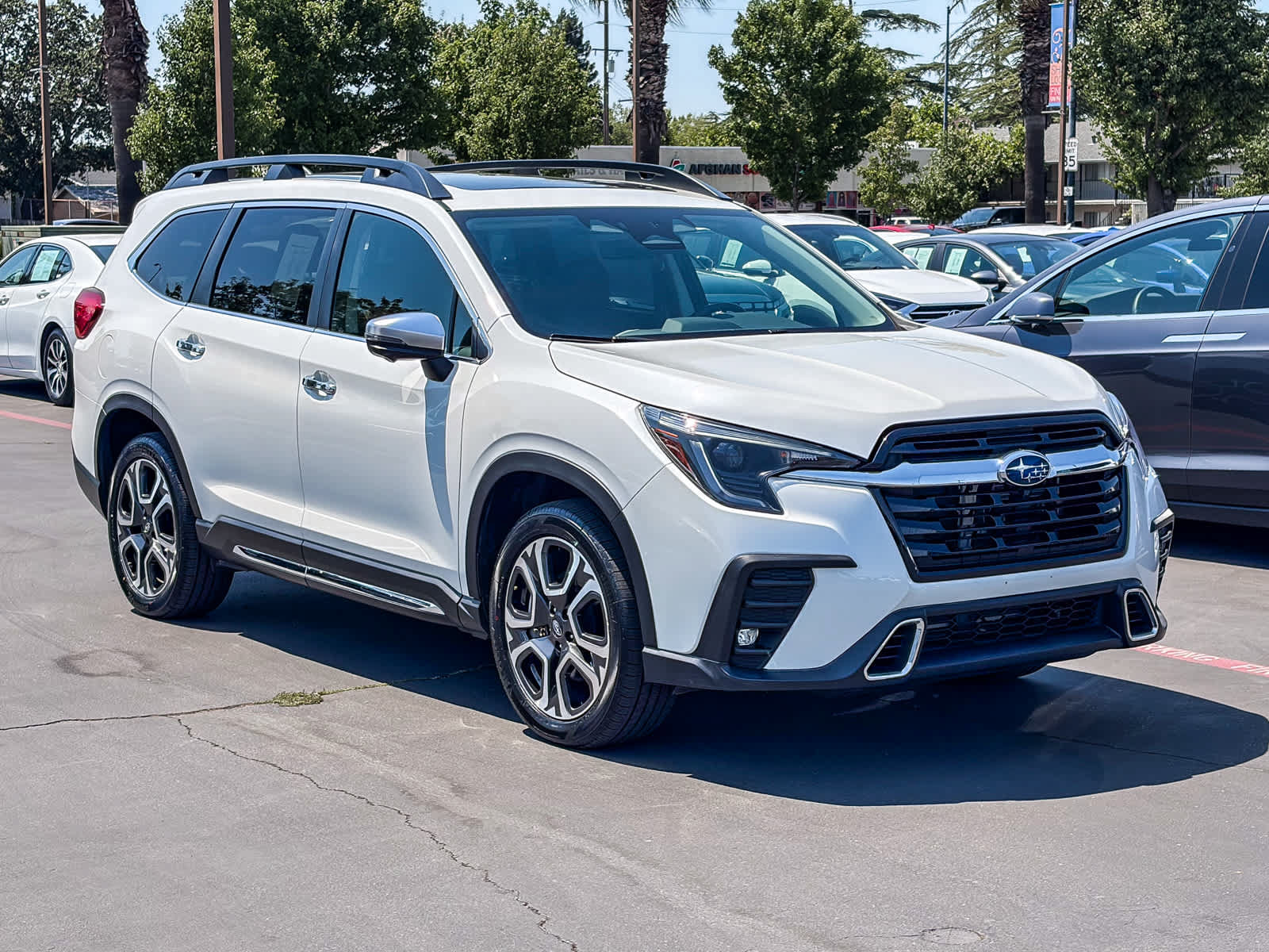 Used 2023 Subaru Ascent Touring AWD/4WD image 5