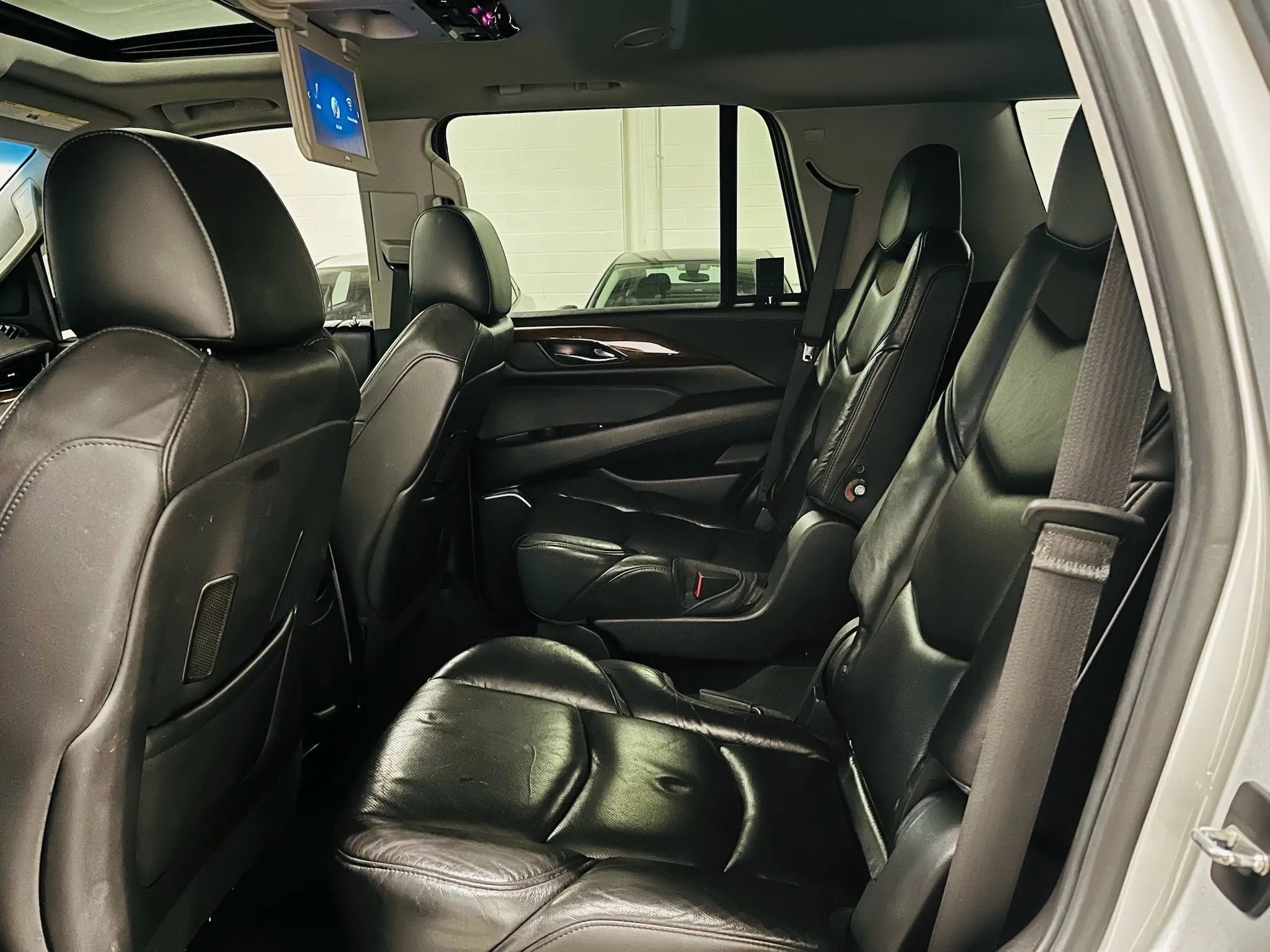 Used 2018 Cadillac Escalade Premium Luxury image 10