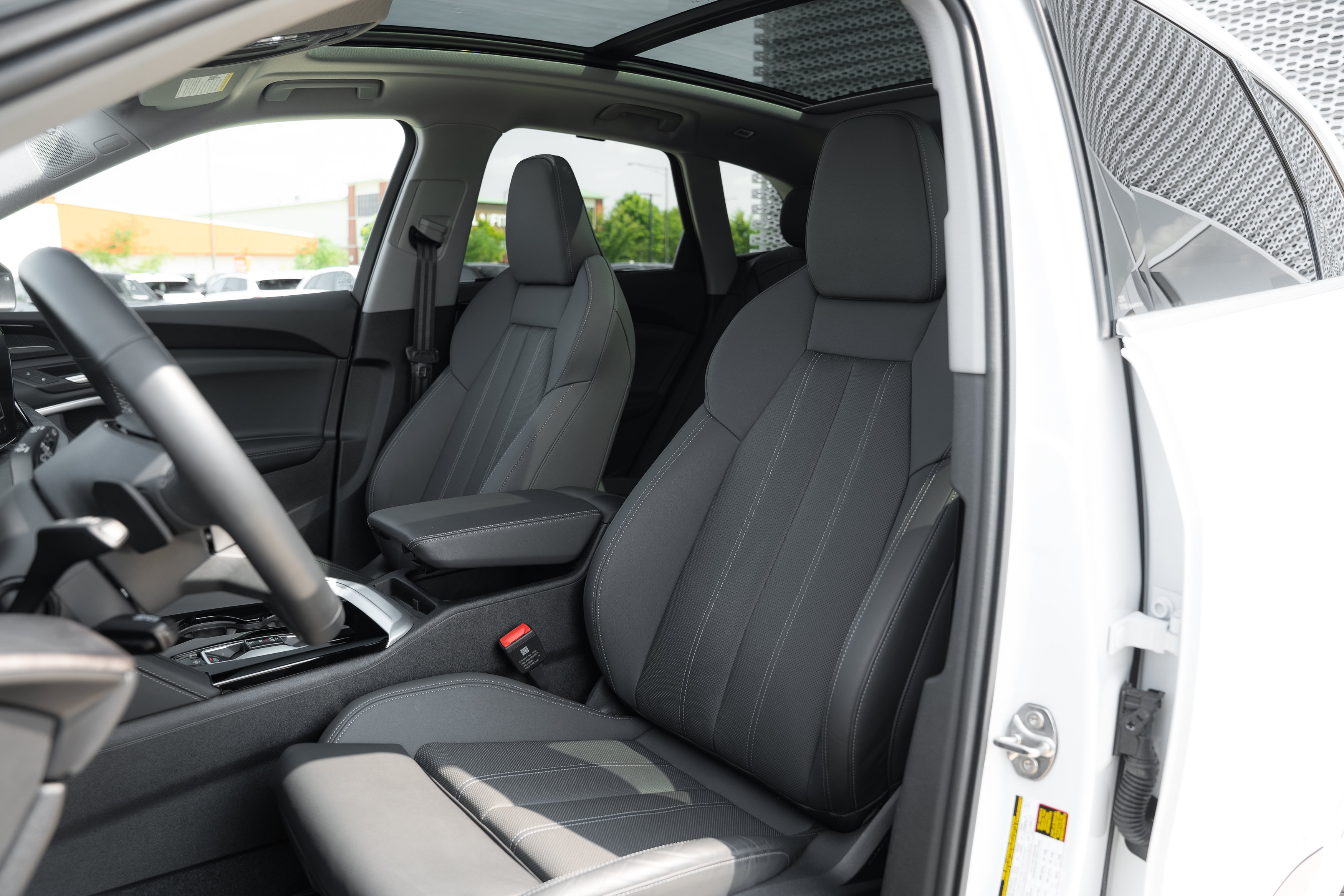 Certified 2025 Audi Q5 Premium Plus w/ Premium Plus AWD/4WD image 19