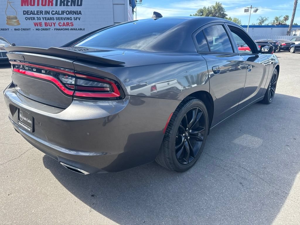Used 2018 Dodge Charger SXT Plus w/ Blacktop Package RWD image 5