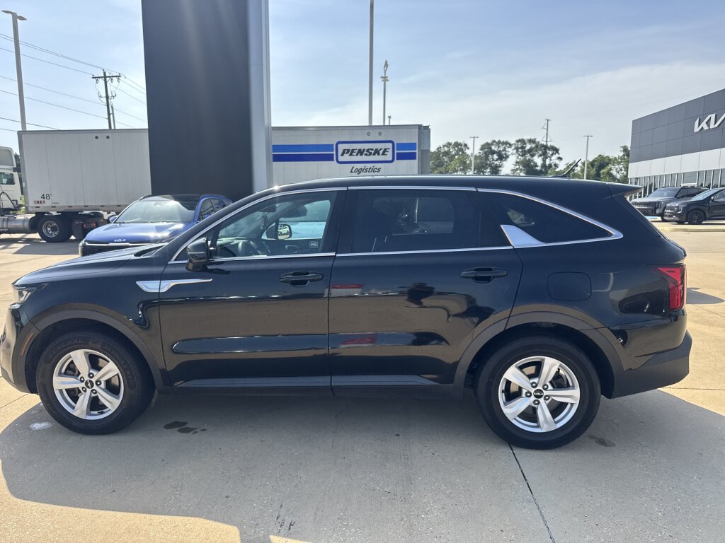 Used 2022 Kia Sorento LX FWD image 19