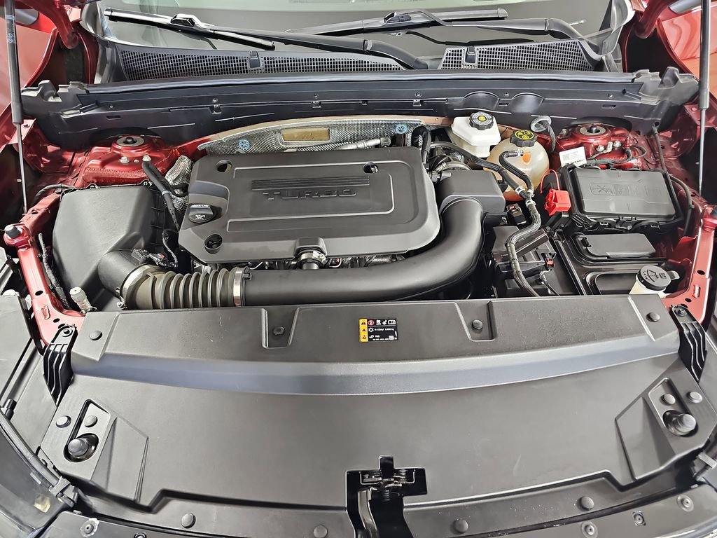 Used 2023 Buick Envision Essence image 36