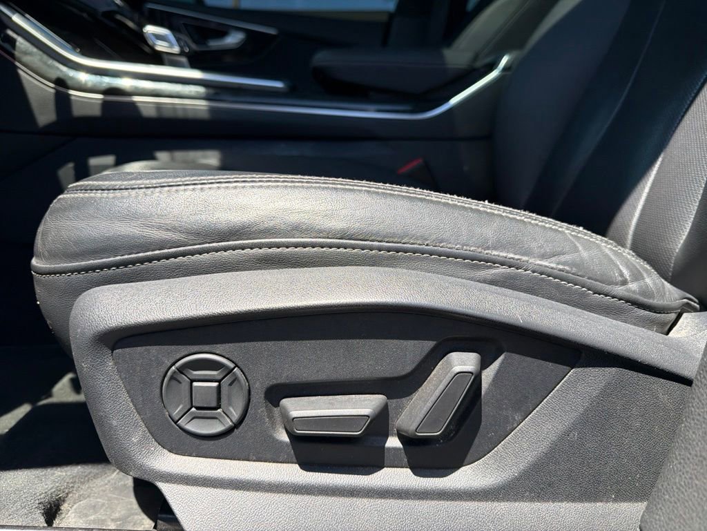 Used 2020 Audi Q8 Prestige w/ Prestige Package AWD/4WD image 30