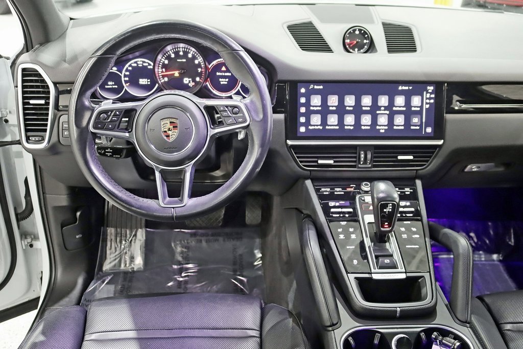 Used 2022 Porsche Cayenne Platinum Edition image 14