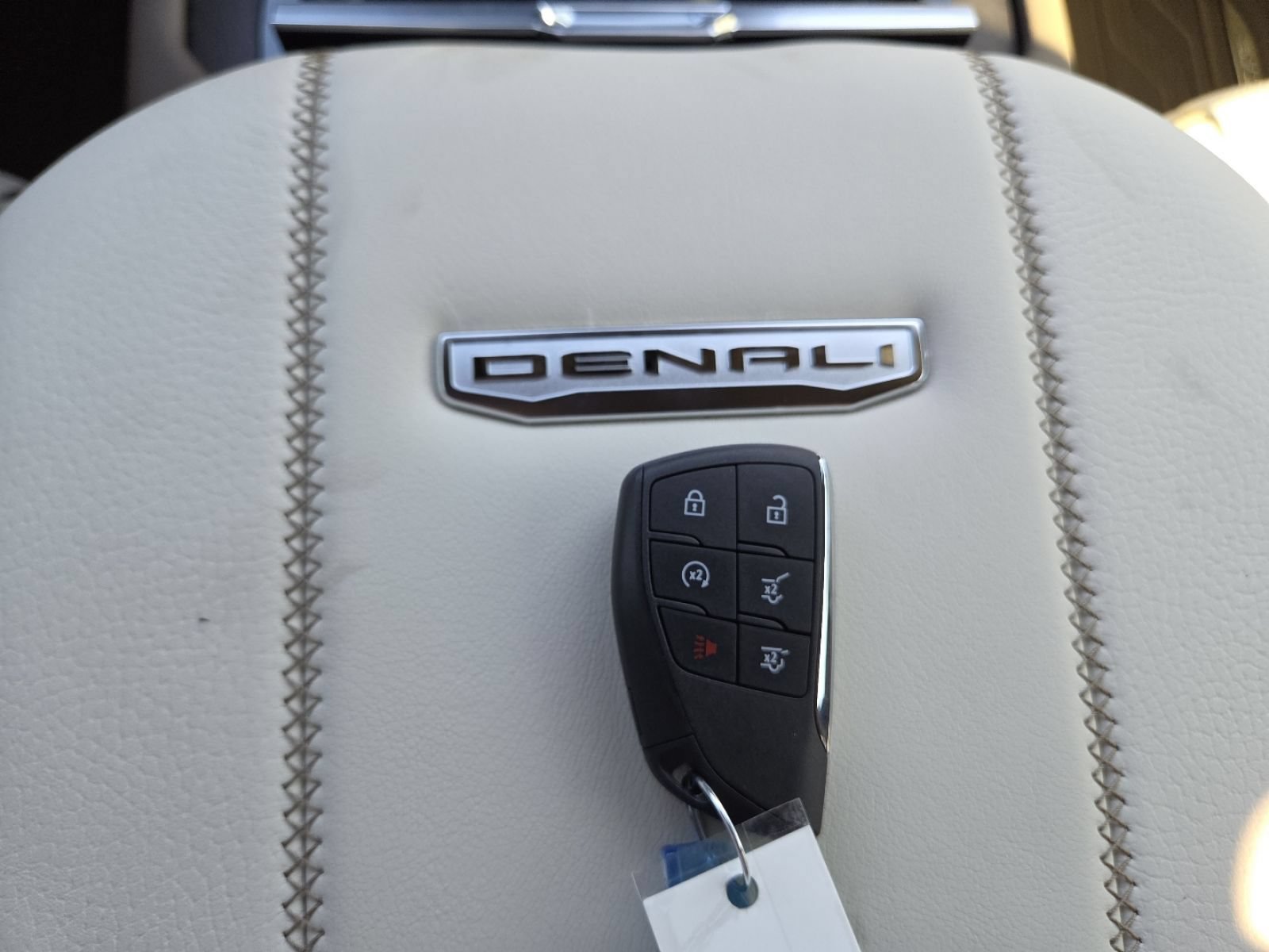 New 2026 GMC Yukon XL Denali w/ Denali Reserve Package AWD/4WD image 40