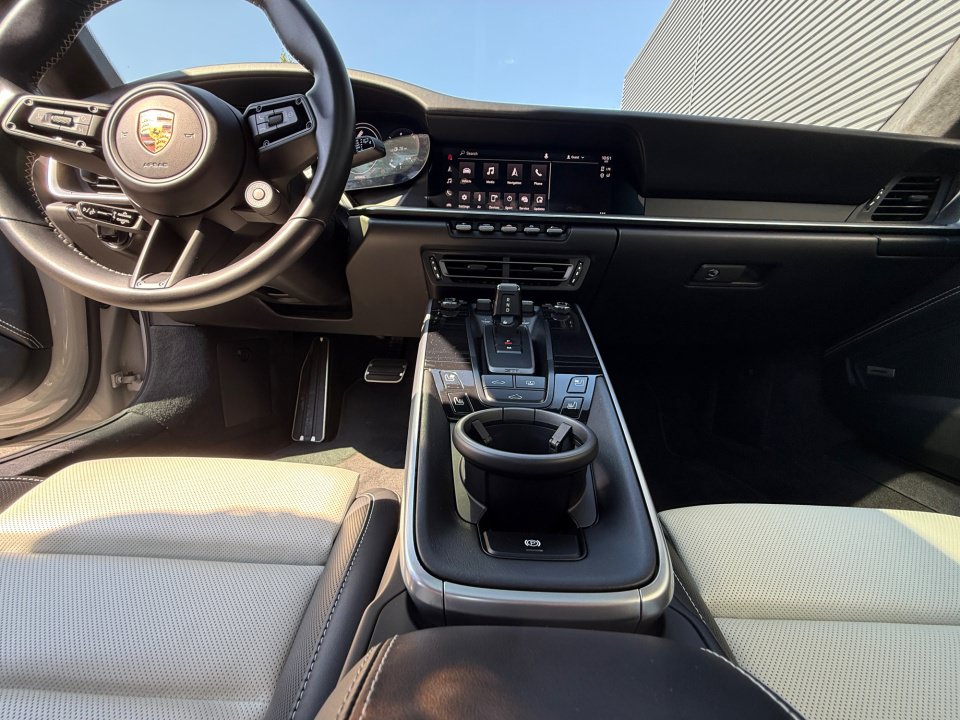 Certified 2022 Porsche 911 Turbo AWD/4WD image 16