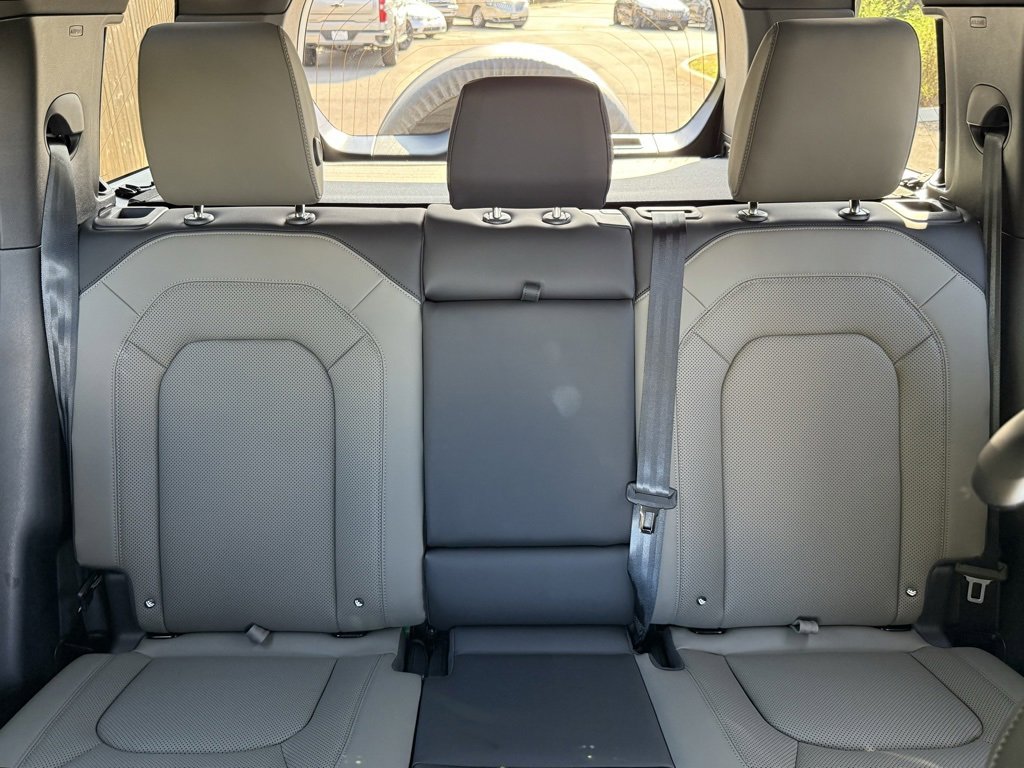 New 2026 Land Rover Defender 110 S image 31