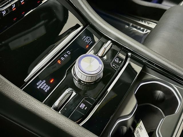 Used 2024 Jeep Grand Cherokee Overland w/ Adv Protech Group III AWD/4WD image 17