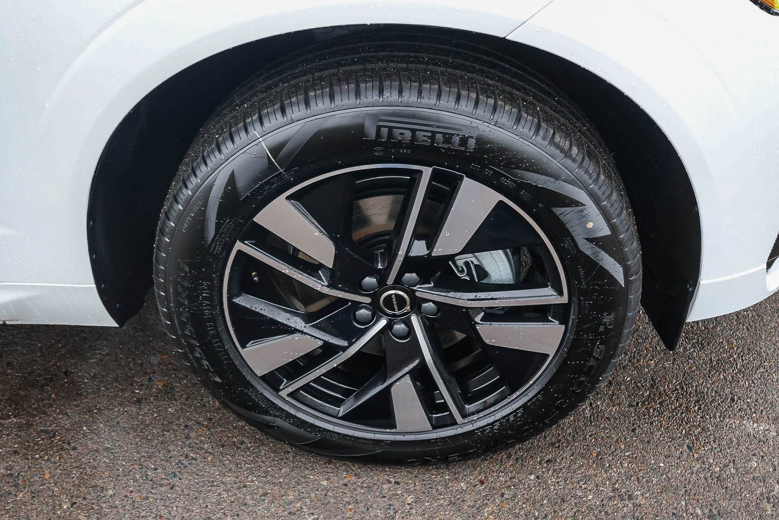 New 2026 Volvo XC60 B5 Core w/ Climate Package image 14