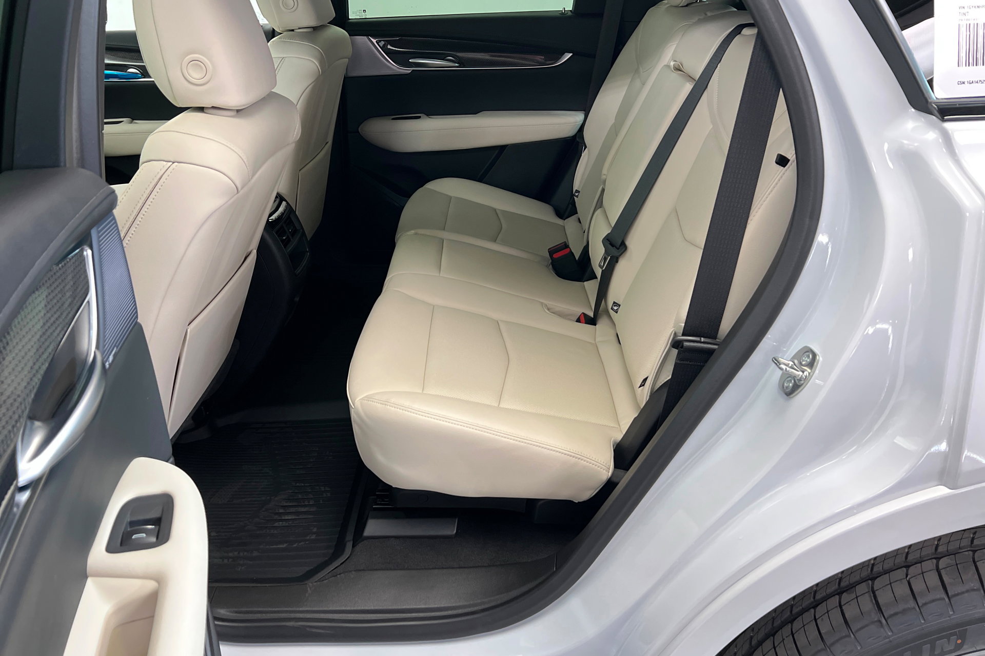 New 2026 Cadillac XT5 Sportv w/ LPO, Floor Liner Package AWD/4WD image 22