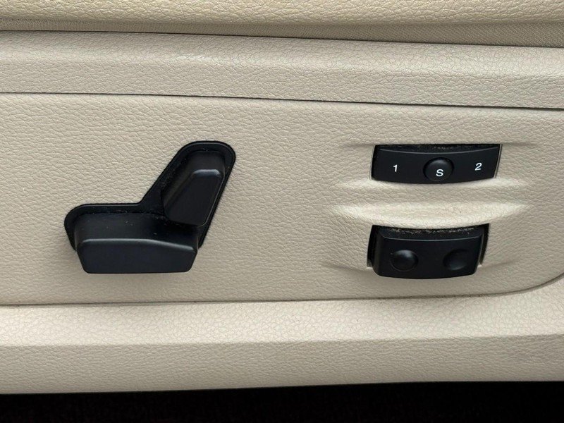 Used 2017 RAM 1500 Laramie w/ Convenience Group AWD/4WD image 25