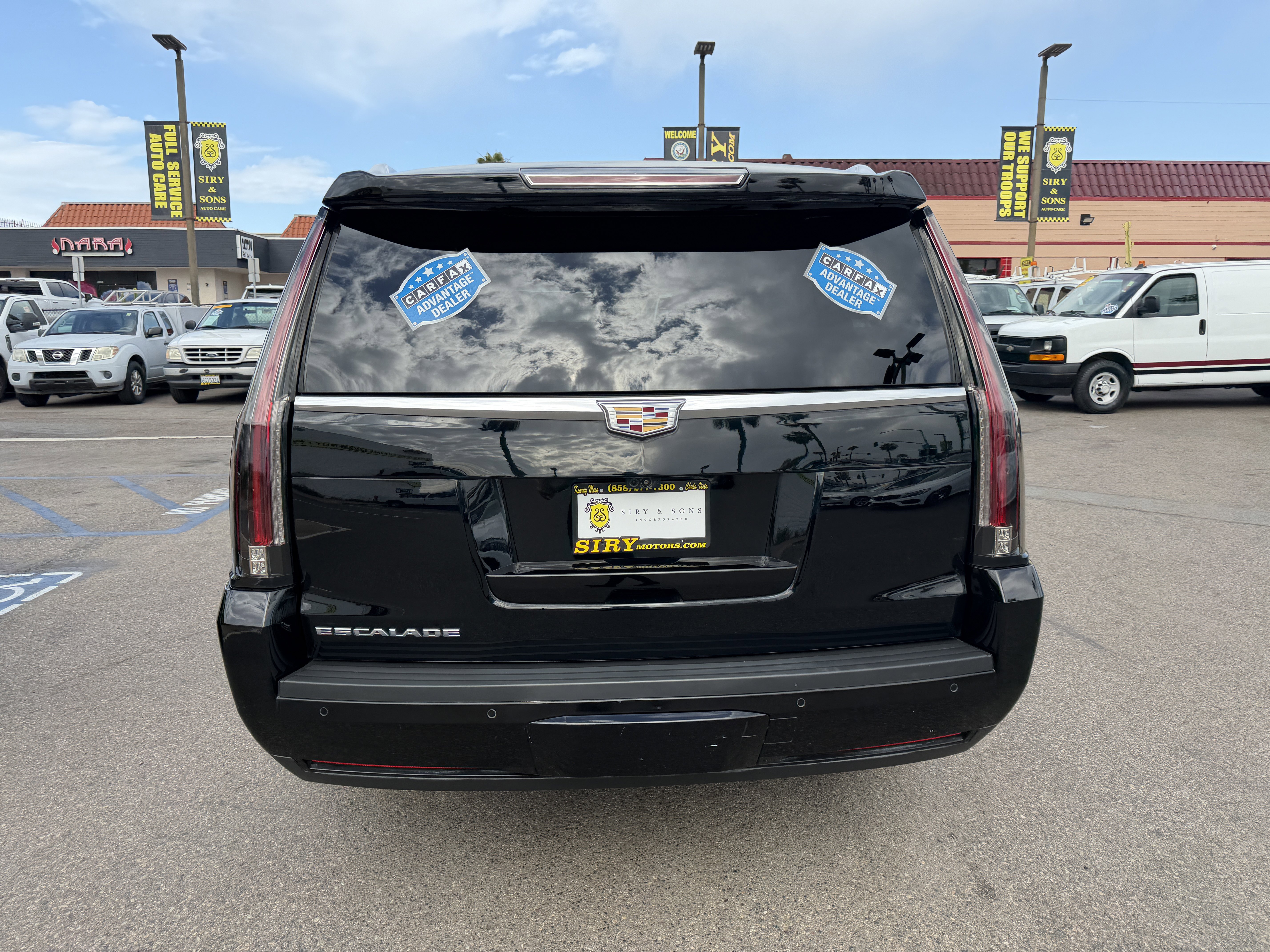 Used 2019 Cadillac Escalade ESV Luxury RWD image 4