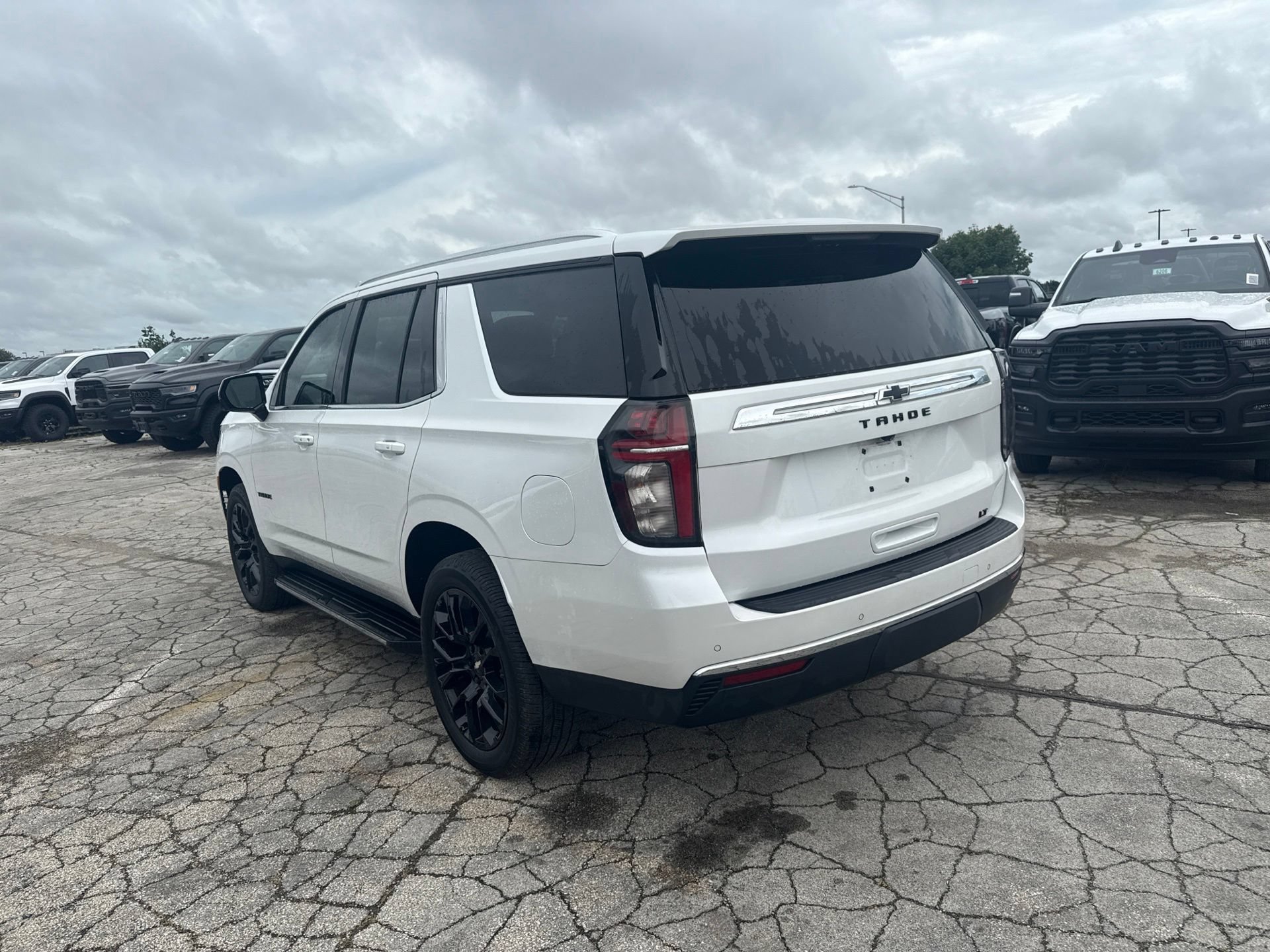 Used 2022 Chevrolet Tahoe LT w/ Luxury Package AWD/4WD image 8