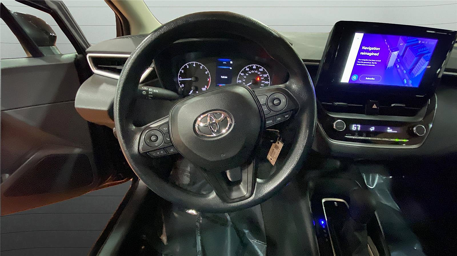 Used 2024 Toyota Corolla LE FWD image 11