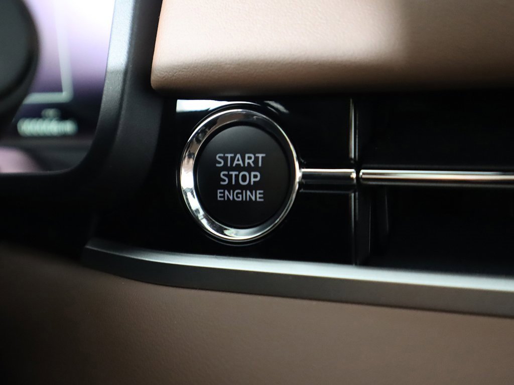 New 2025 Mitsubishi Outlander SEL image 46