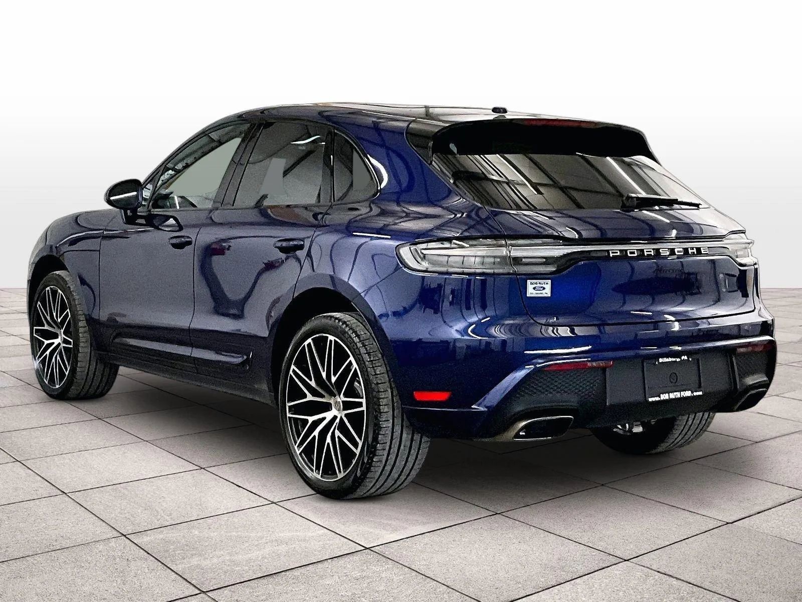 Used 2023 Porsche Macan Turbo AWD/4WD image 10